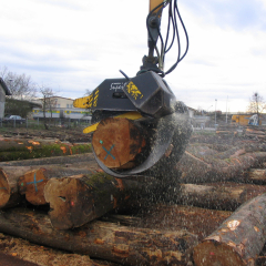 PHILIPP ForstWerkzeuge HULTDINS SuperSaw beim Holz sägen